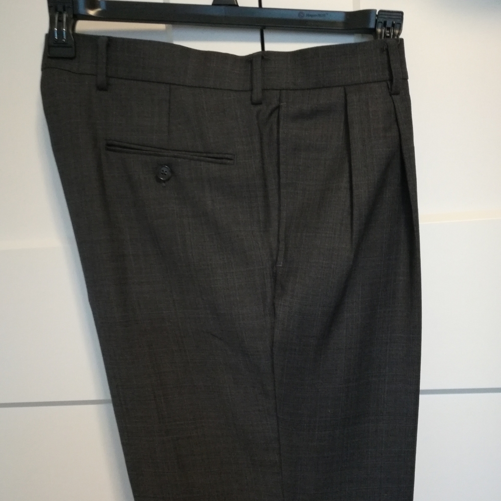 Suit - Picture 10 of 13